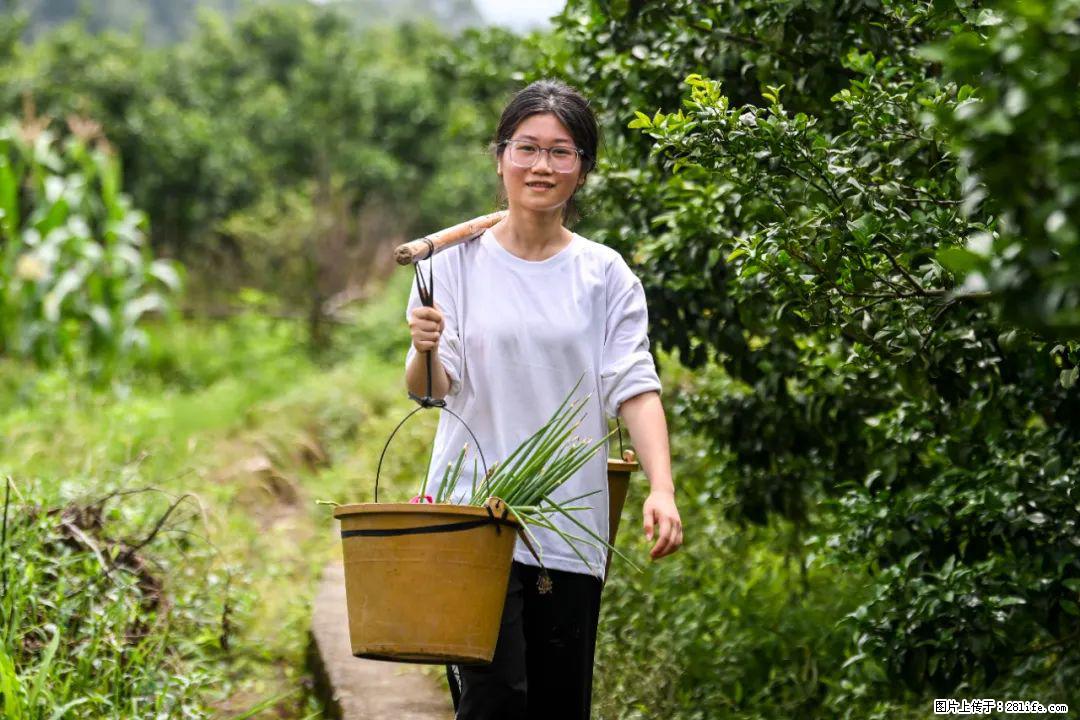 全网追的“扁担女孩”，找了一份暑假工，时薪12元 - 南宁生活资讯 - 南宁28生活网 nn.28life.com