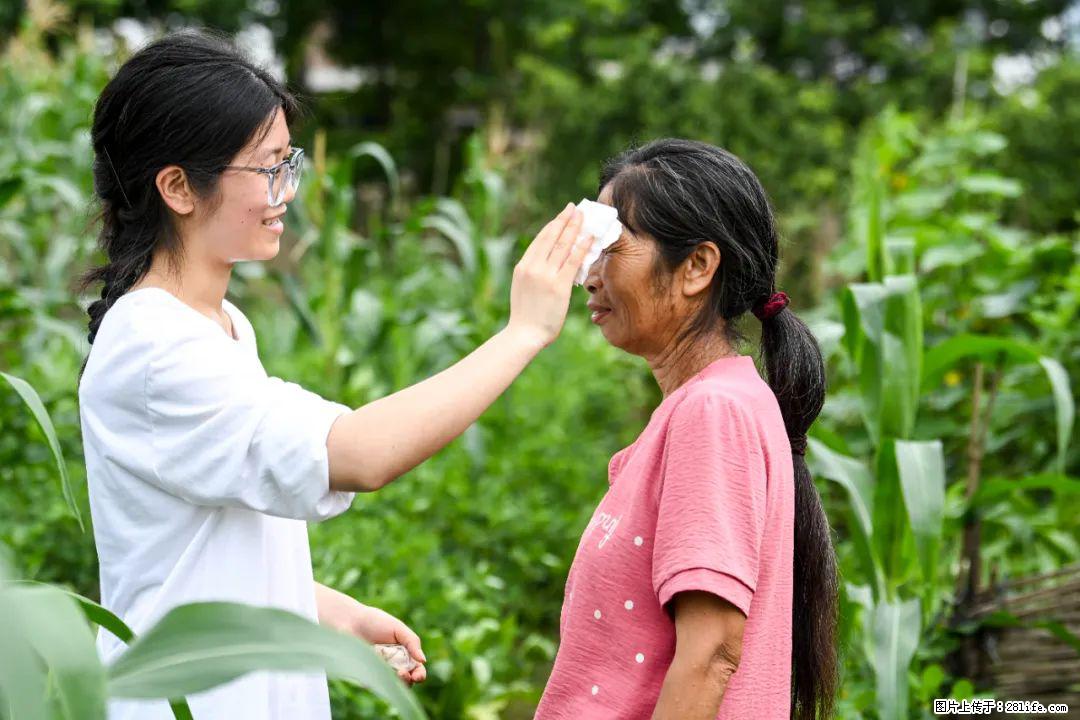 全网追的“扁担女孩”，找了一份暑假工，时薪12元 - 南宁生活资讯 - 南宁28生活网 nn.28life.com